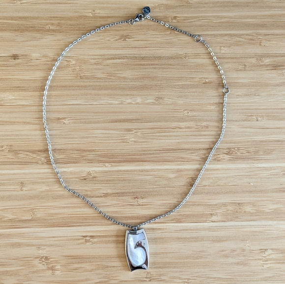 Beautiful Pearl Necklace - Picture 2 of 7